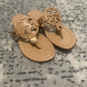 Non Authentic Tory Burch Sandals size 9.